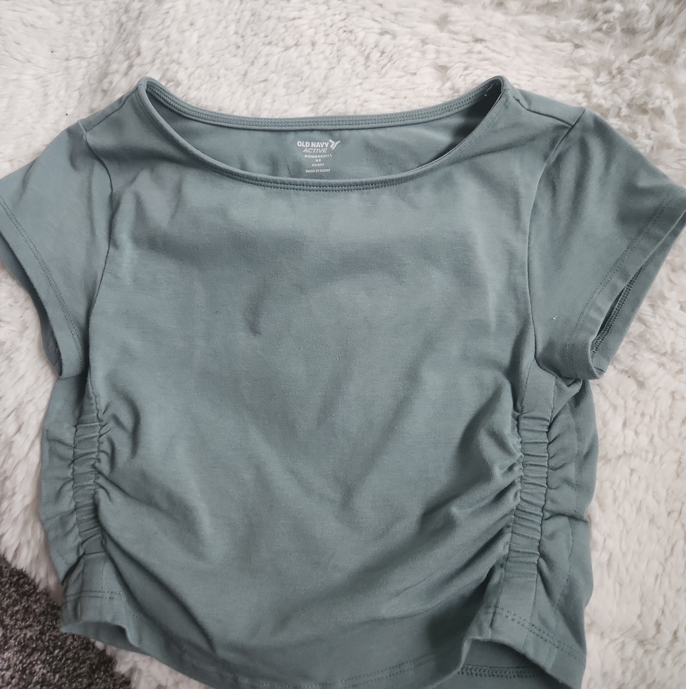 Old Navy Active Crop Top